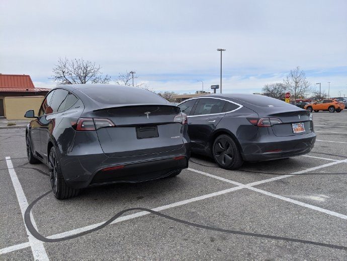 特斯拉 Model Y 用户手册关键点大解读:不仅仅是变胖的 Model 3