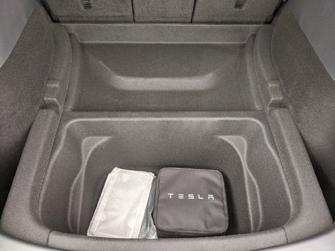 特斯拉 Model Y 用户手册关键点大解读:不仅仅是变胖的 Model 3