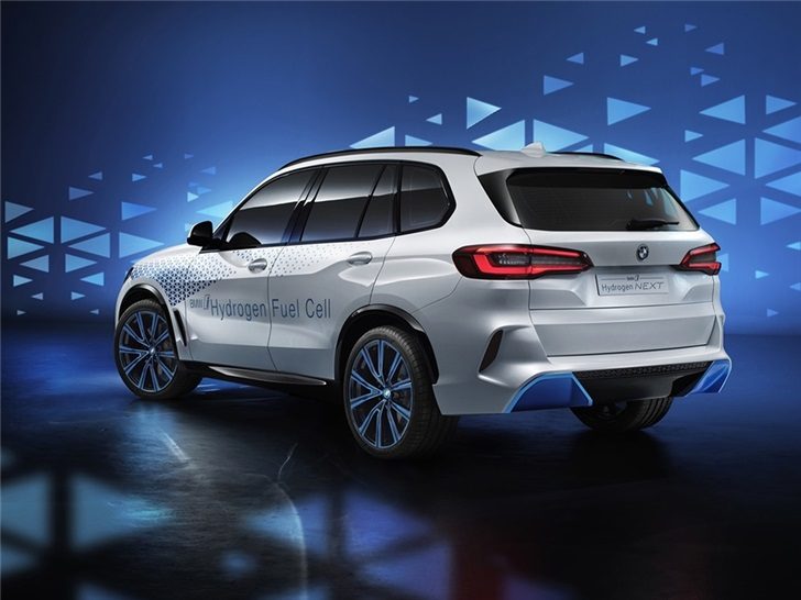 宝马氢燃料汽车i Hydrogen NEXT充满氢气只需3-4分钟,最大功率275kW