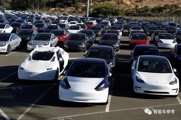 特斯拉 Model 3 售价降至 23 万元,2 年内累降 12 万,车主:已麻木