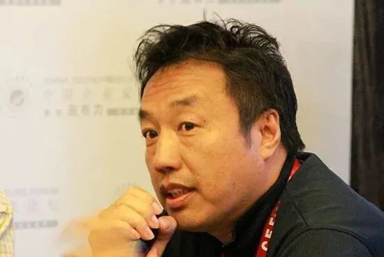 路边小网吧怎么都死了?只能去电竞酒店开黑:中国网吧兴衰史