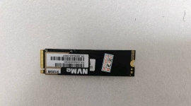 300出个固态硬盘512G