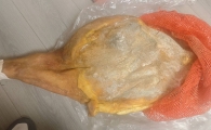 正宗4年多的宣威老火腿，中秋国庆可以拿了送人，只有一只