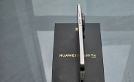 准新华为mate80pro512