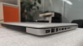 13寸苹果Macbook Pro、i5、8+240G、双系统=700