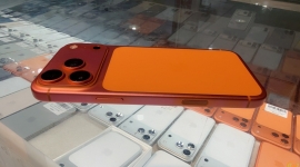 iPhone 17 Pro Max粉色私人定制256G原装气密99新高保7499一将出品