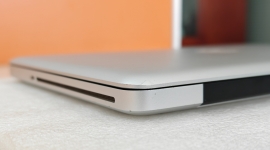 苹果Macbook Pro、i5、8+128G=600块