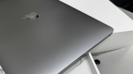 98新MacBook Air M1 电池94%
