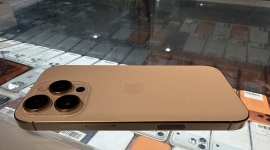 iPhone 16 Pro国行256G沙漠钛金属98新压过屏幕4499一将出品