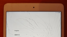 碎外屏的IPAD mini2当配件卖！