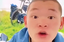 湖姓年轻人蹬自行车，直播带货收入一千万