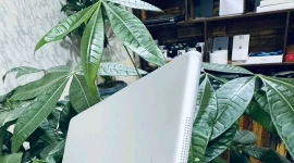 苹果平板iPad5，16G，299元。