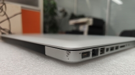 15寸MacBook Pro、i7四核、独显、16+256G