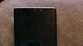 屏幕坏的华为mate30Pro5G