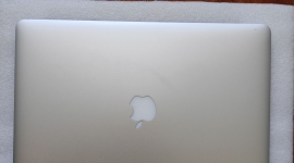 顶配15寸MacBook Pro、i7四核、16+256G、刚换300多全新电池