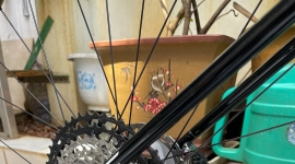 闪电碳纤维山地车