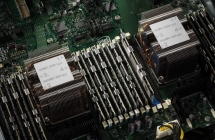 英特尔 CEO 陈立武暗示将重返内存市场，探索 CPU 与内存堆叠方案 ...