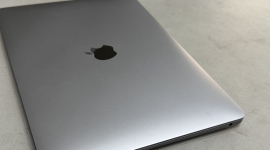 18款MacBook Air 13.3寸 256G 可双系统 2.5K屏幕