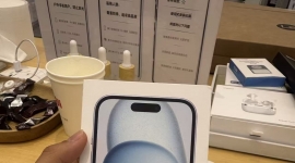 卖一台自用全原iPhone15