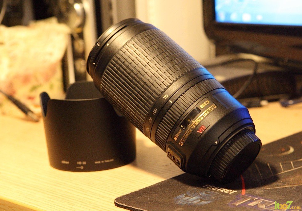 70-300VR