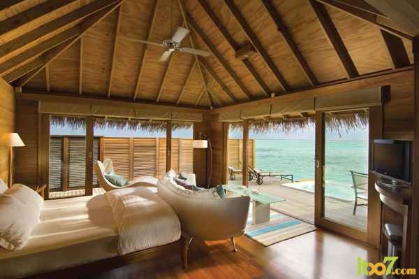 rangali_superior_water_villa.jpg