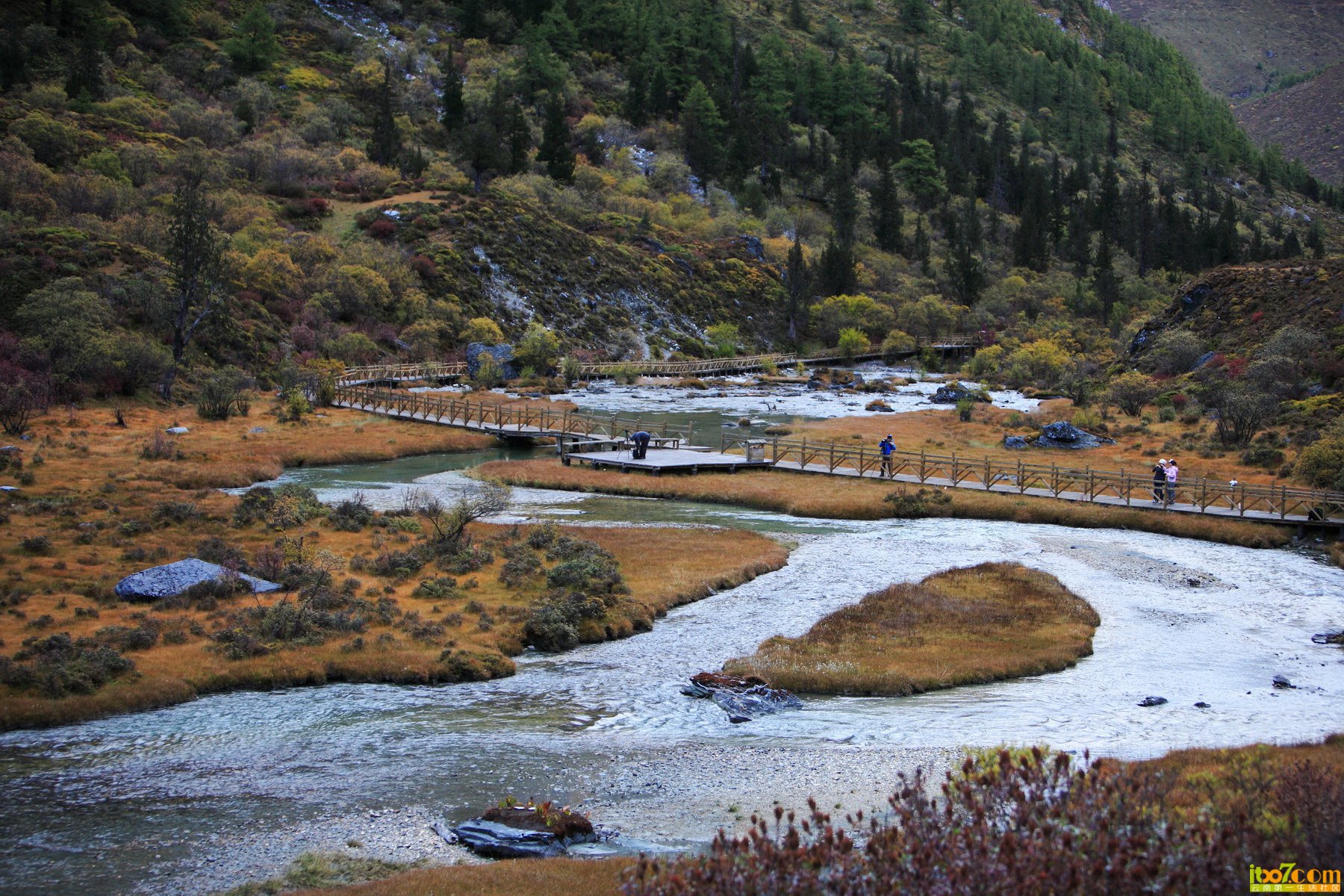 亚丁景区徒步道.jpg