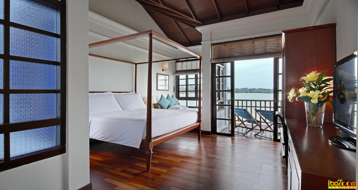Premium Water Chalet.jpg
