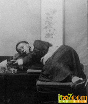 抽大烟.jpg