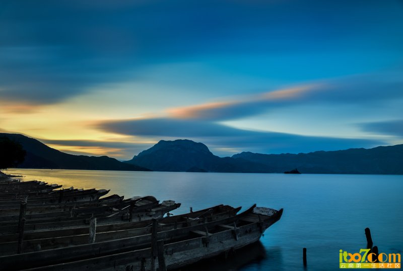 沪沽湖之一.jpg