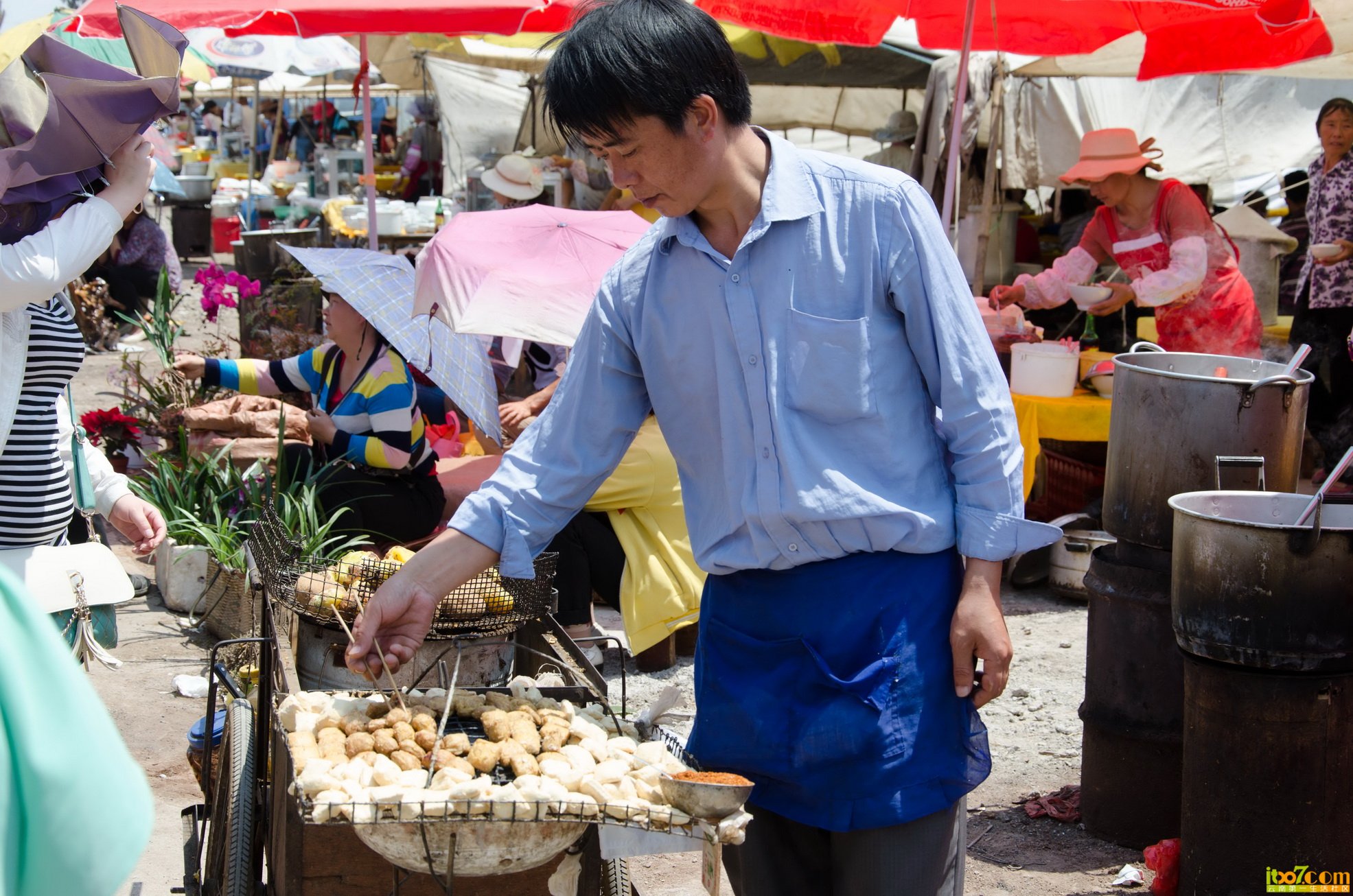 关街随摄-烧豆腐_调整大小.jpg