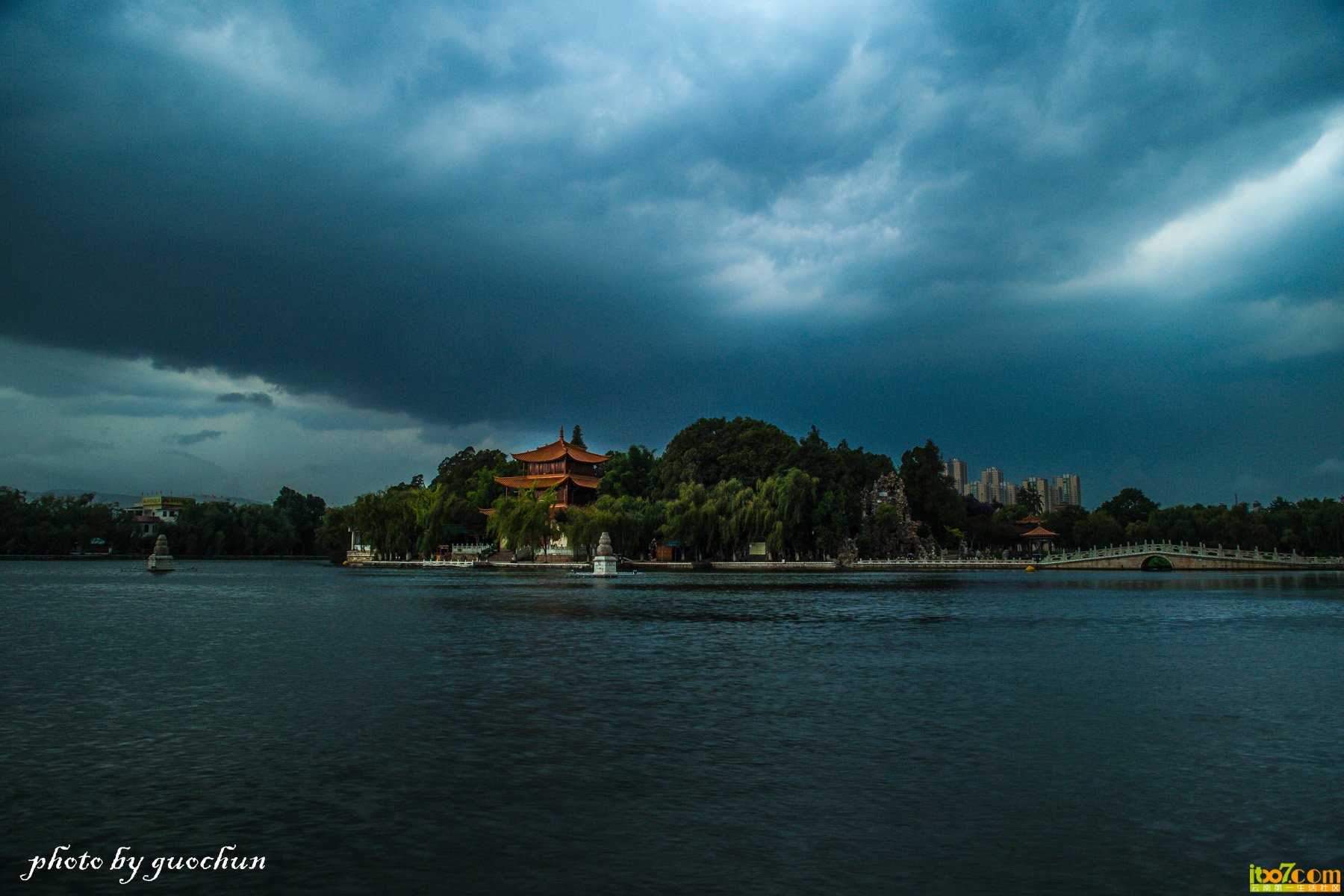 风雨大观楼-2.jpg