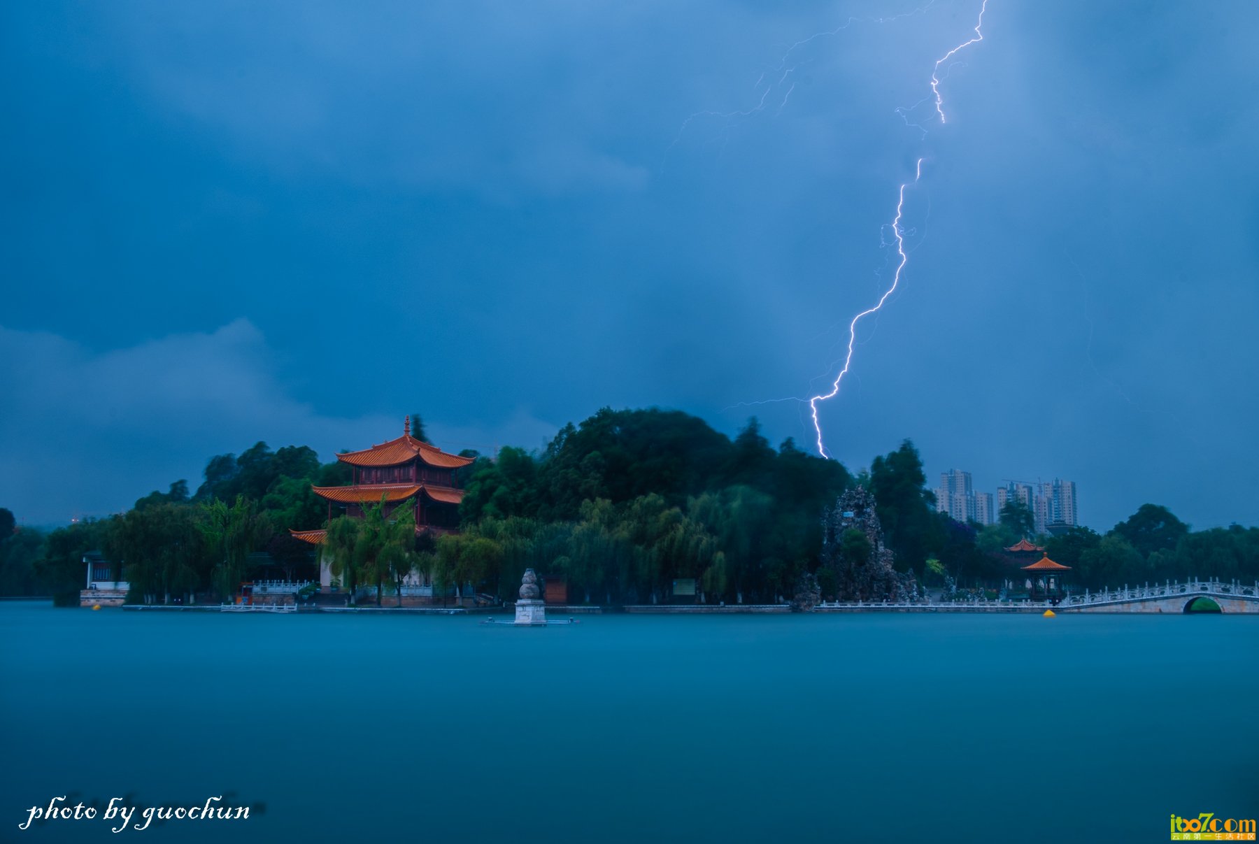 风雨大观楼-5.jpg