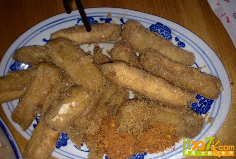 炸臭豆腐，真正的外焦里嫩，入口即化，赞一个