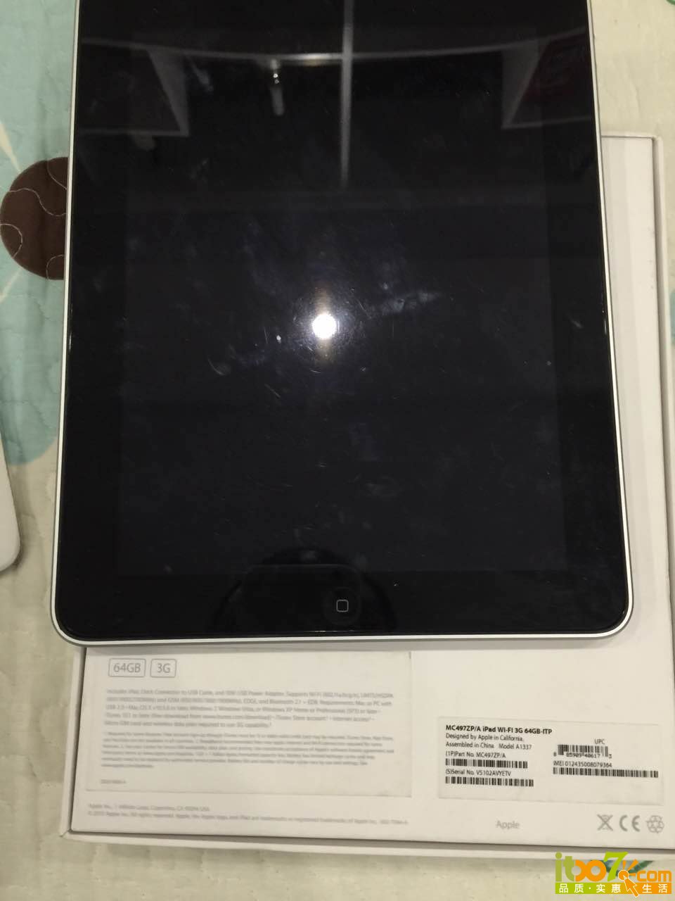第一代IPAD，64G，WIFI\3G版，可以插SIM卡