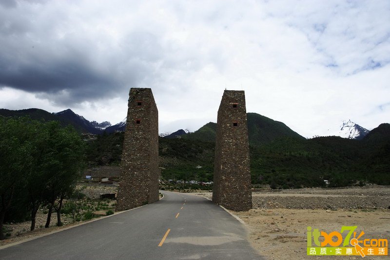 雅鲁藏布大门.jpg