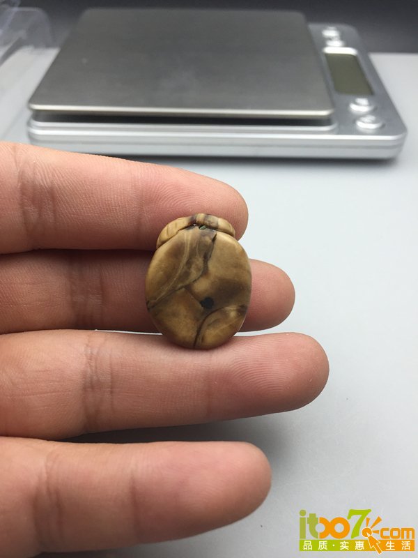 原矿缅甸琥珀根吊坠 52元 (8).JPG