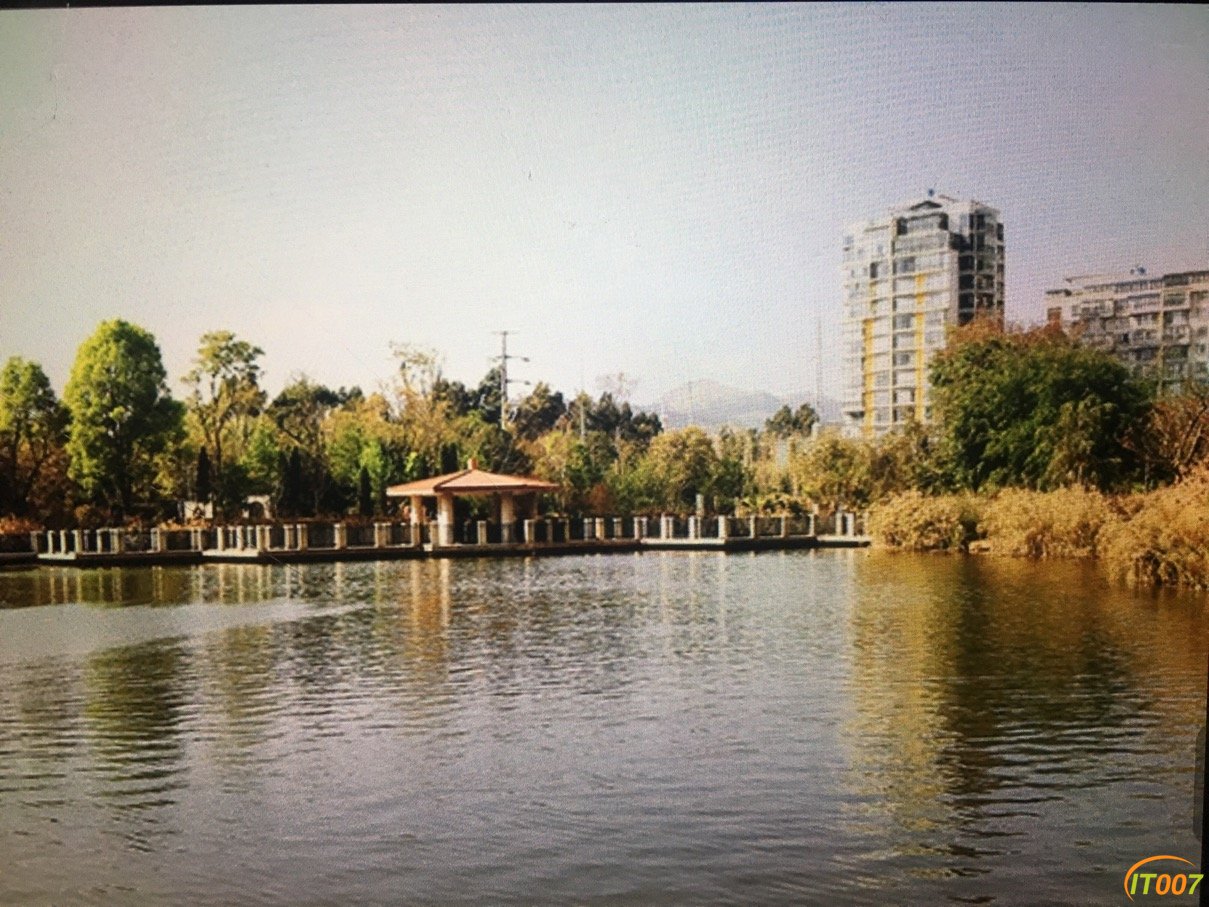 湖.jpg