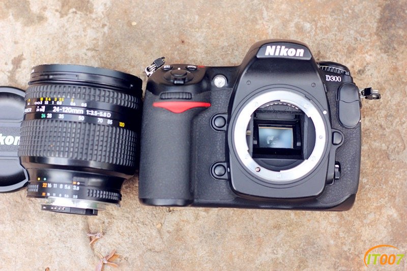 手机通讯出一台单反相机尼康d300