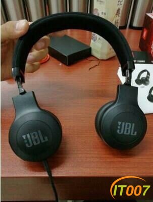 JBL E45BT(3).jpg