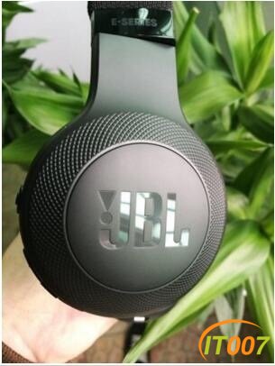 JBL E45BT(4).jpg