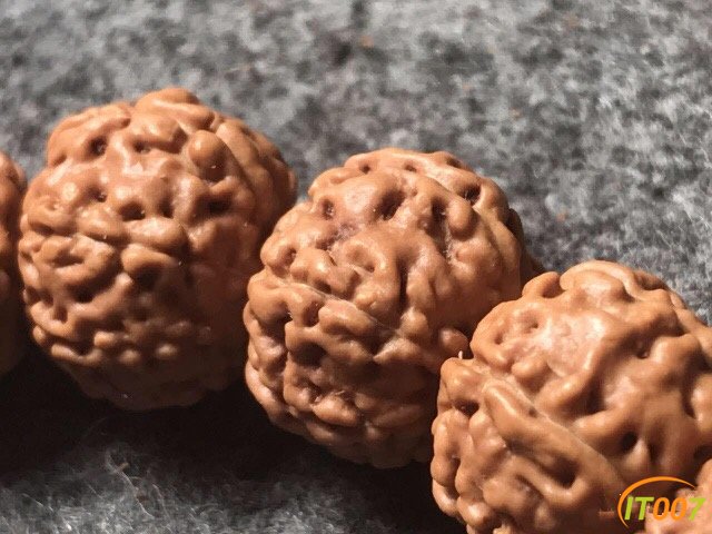 6瓣扇面盘龙小金刚菩提手串 18 1 直径1.3 (3).jpg