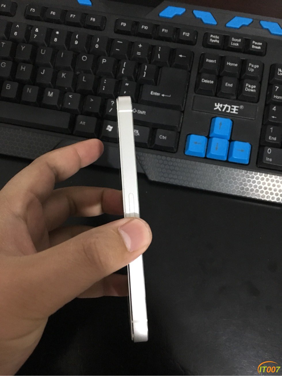 105218clyy1khltsexdeph.jpg