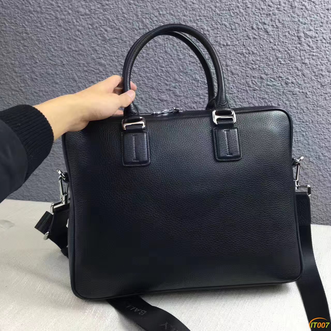 mmexport1490520575390.jpg