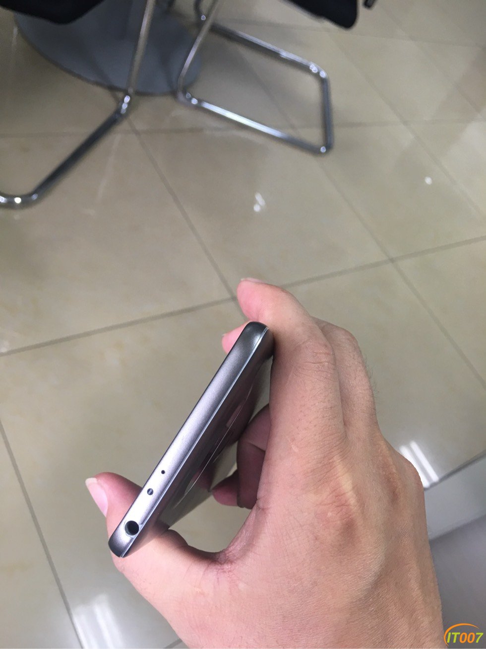 114431iwqhtcfy3wbigxiv.jpg