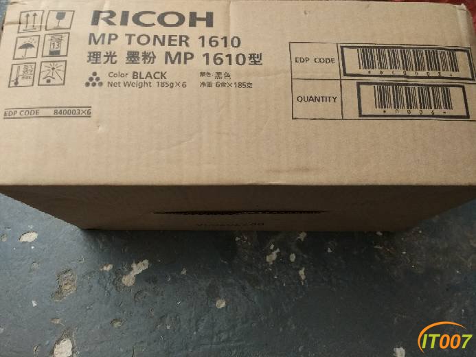 172900cl825y8h8txaoyea.jpg