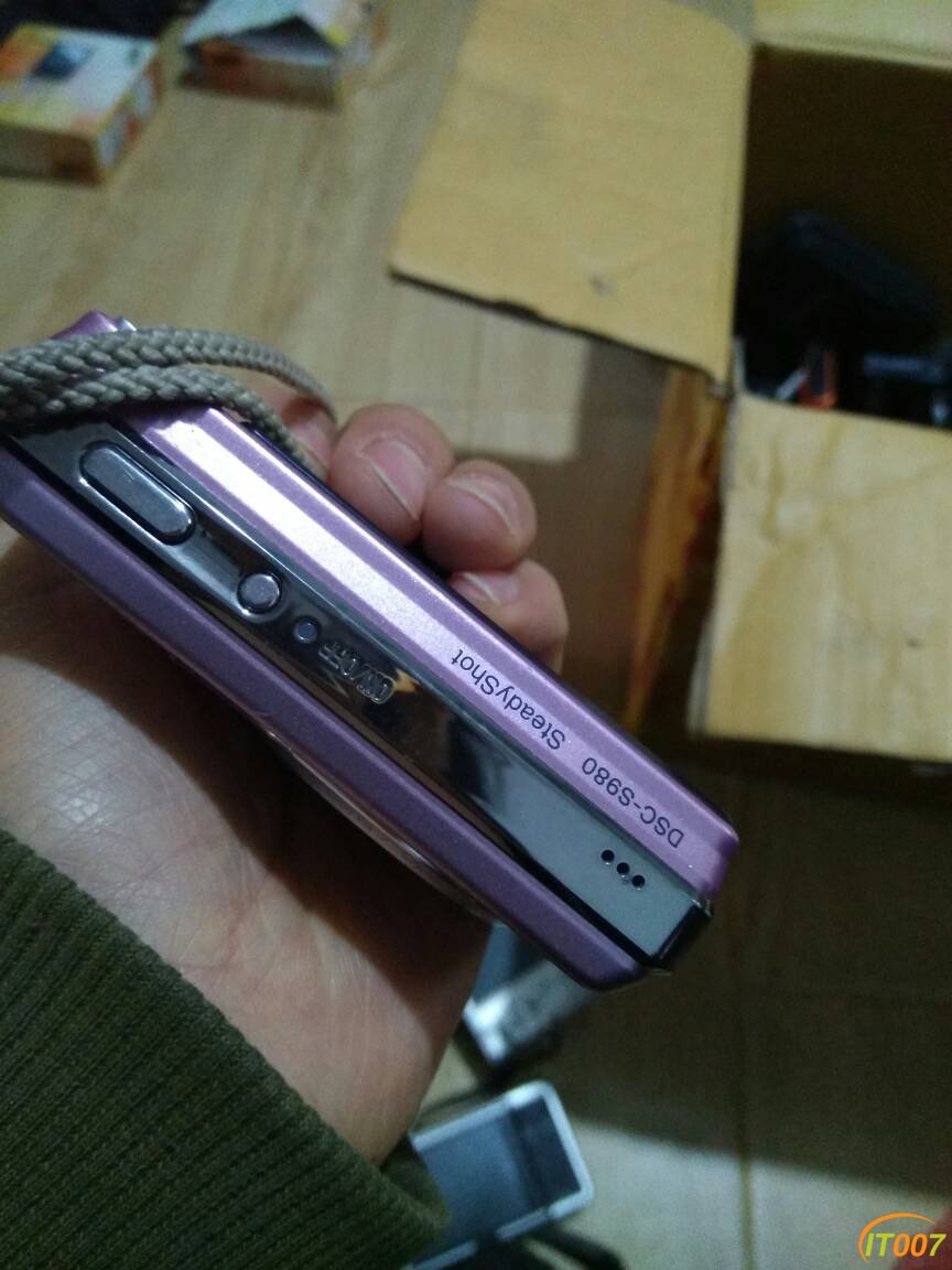 数码产品索尼dscs980相机一台