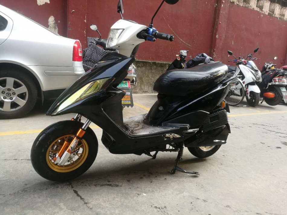 出二手战速电动车还可以跑50公里