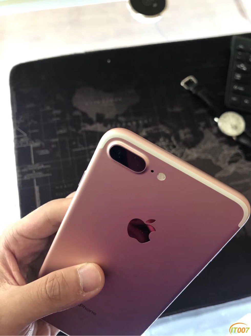 iphone7p国行128g玫瑰金成色98新