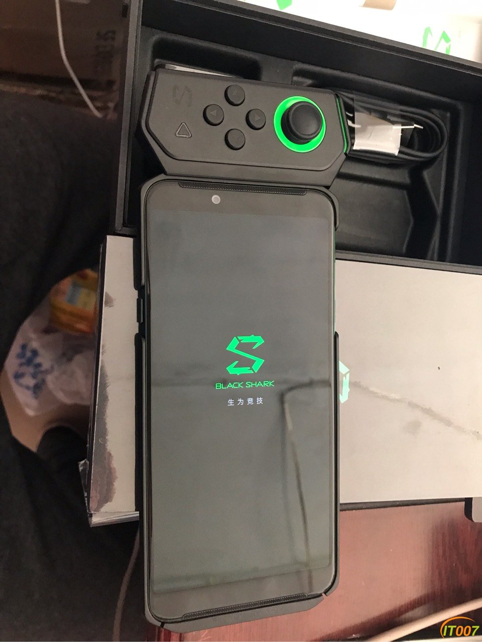 103828zop4sdpf8kay3dzp.jpg