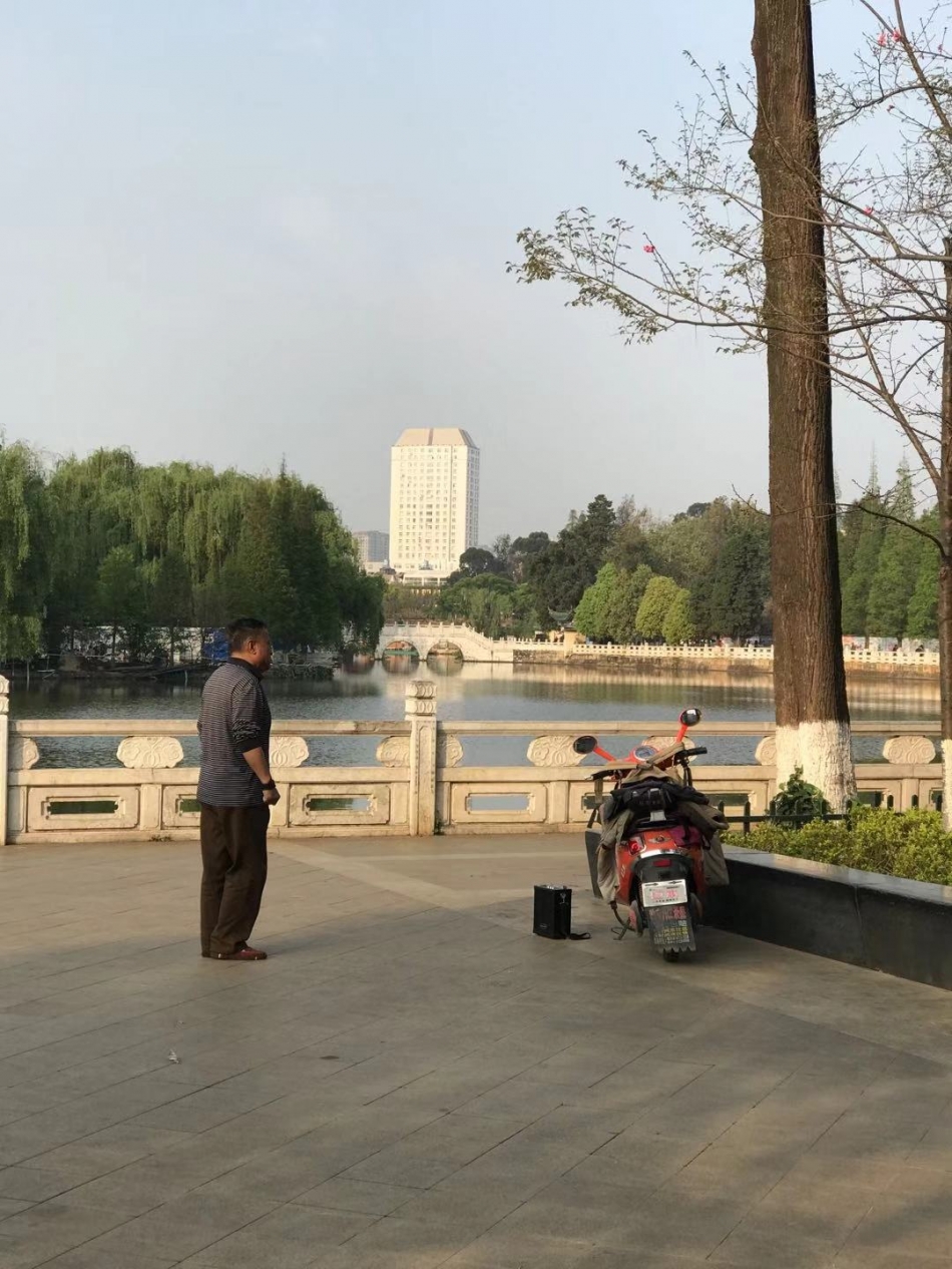 也许叫老张的男人